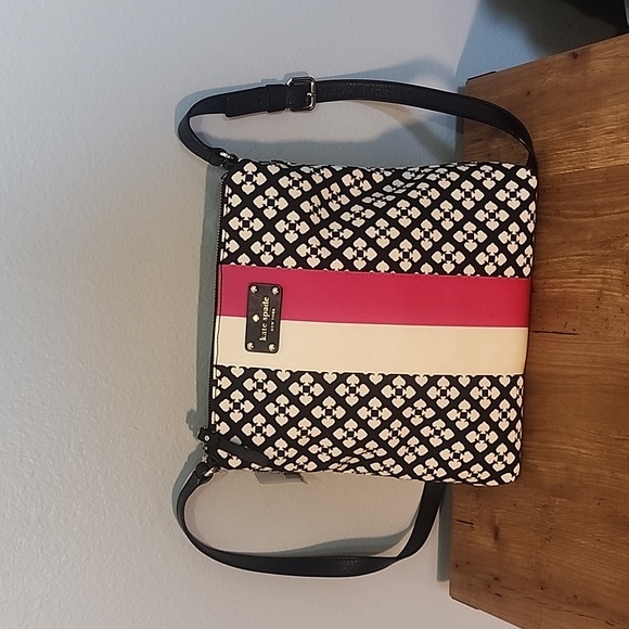 kate spade Handbags - Kate Spade Crossbody Bag